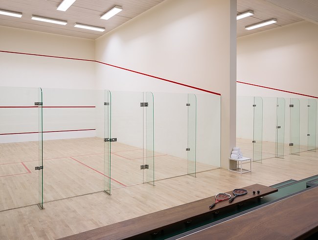 squash court doha